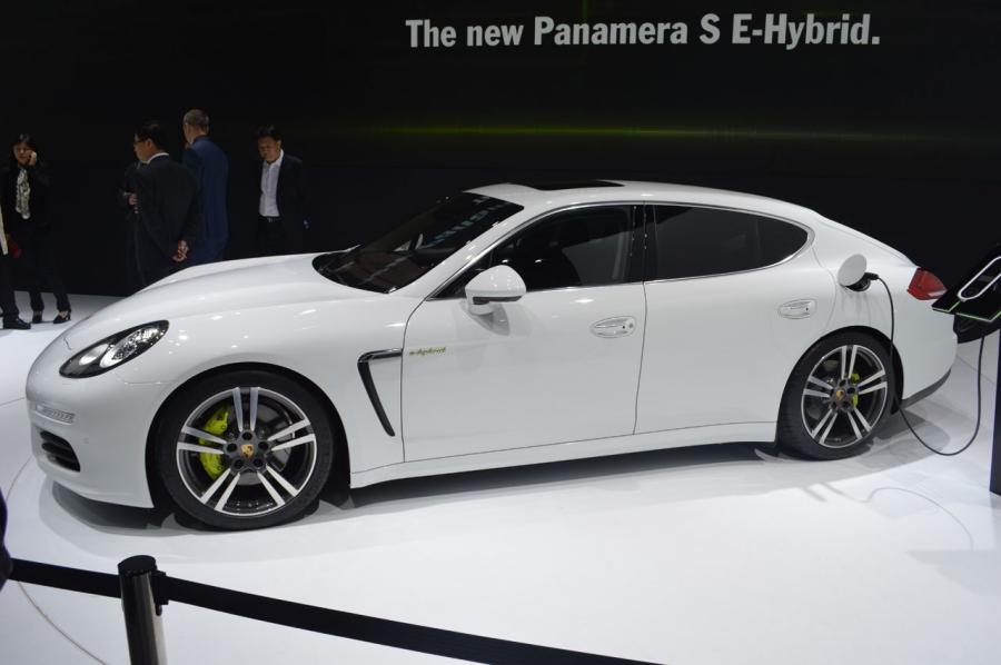  Porsche Panamera S E-Hybrid 2014 года  (фото 45 из 50)